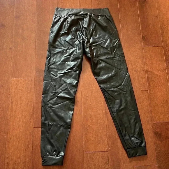 NWT Commando Faux Leather Jogger - Picture 7 of 7